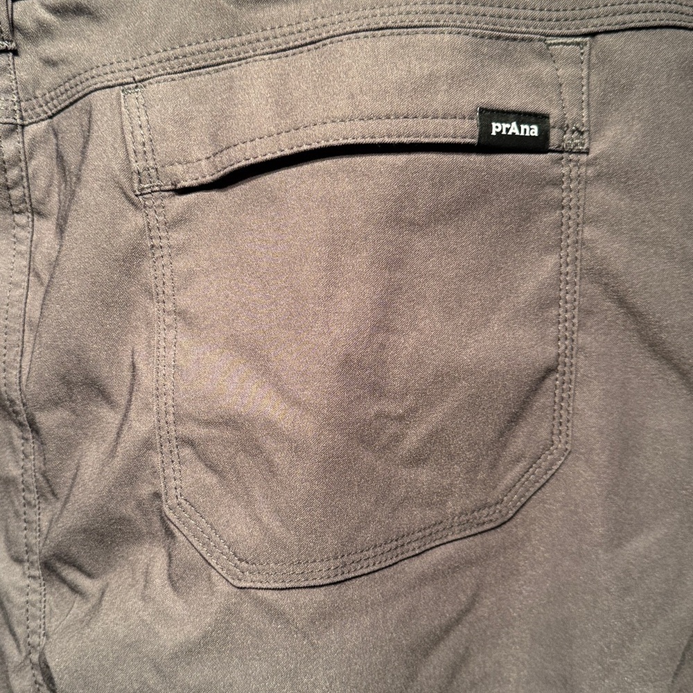 Men’s cargo hiking pants size 42x32 charcoal gray super stretch tapered leg $95 - Picture 11 of 14